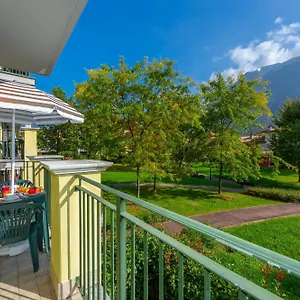 Aparthotel Budget Village - Porto Letizia, Porlezza